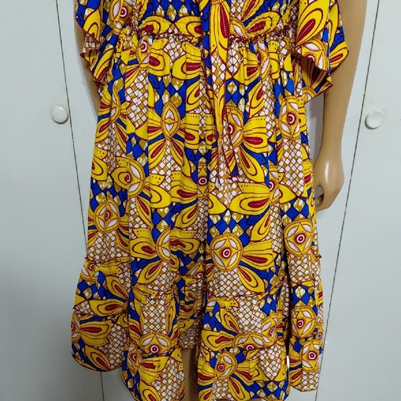 👗♻️ African Patterned Dress - Picture 4 of 11